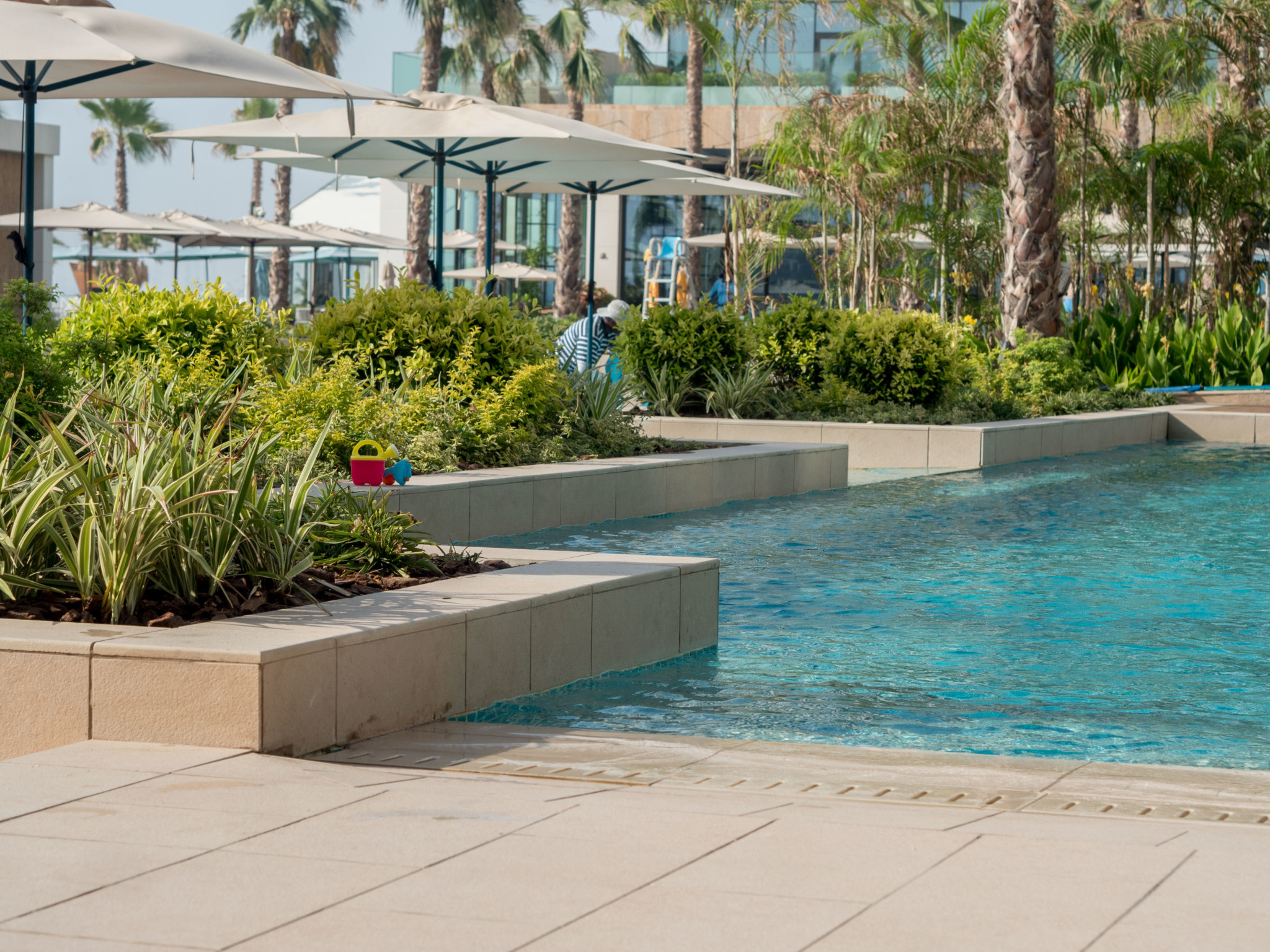 Mandarin Oriental Dubai swimming pool area