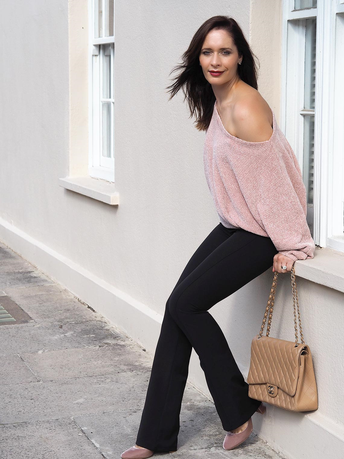 Chic Journal Petra wears off the shoulder trend sweater