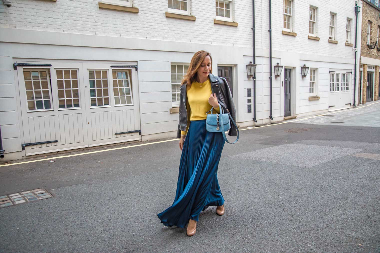 How to wear pleated skirt in the fall 