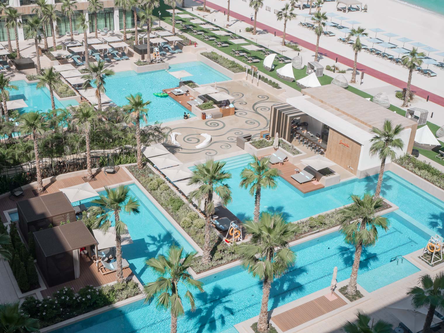 Mandarin Oriental Jumeira Dubai swimming pool